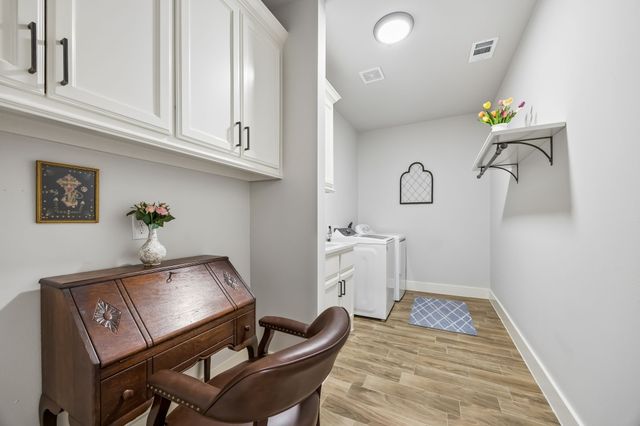 207 Colonial Drive, Mabank, TX 75156