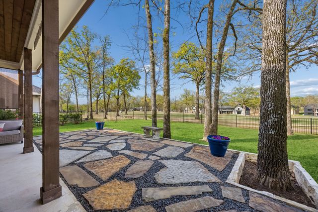 207 Colonial Drive, Mabank, TX 75156