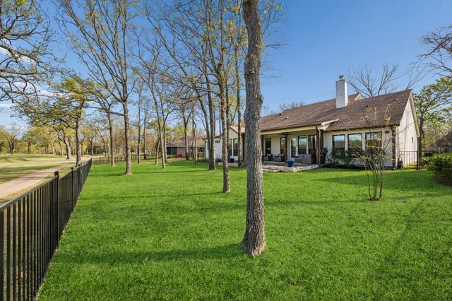 207 Colonial Drive, Mabank, TX 75156