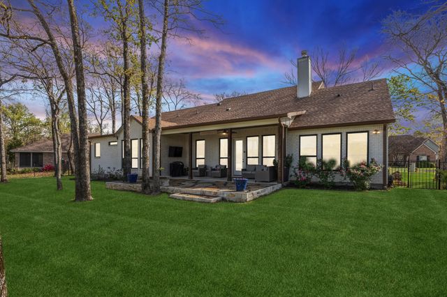 207 Colonial Drive, Mabank, TX 75156