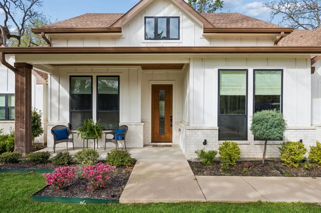 207 Colonial Drive, Mabank, TX 75156