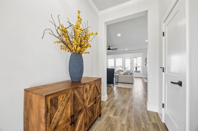 207 Colonial Drive, Mabank, TX 75156