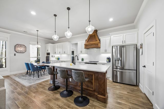 207 Colonial Drive, Mabank, TX 75156