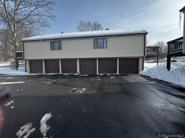 53 Jefferson Oval B, Yorktown Heights, NY 10598