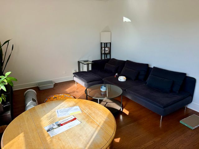 4954 W Cullom Avenue 2, Chicago, IL 60641