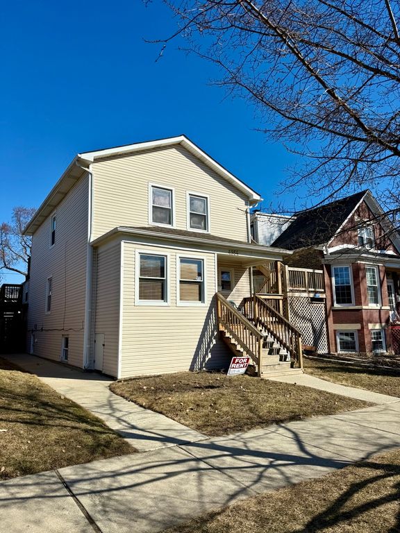 4954 W Cullom Avenue 2, Chicago, IL 60641