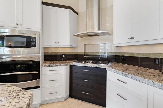 2461 SE 10th Street, Pompano Beach, FL 33062