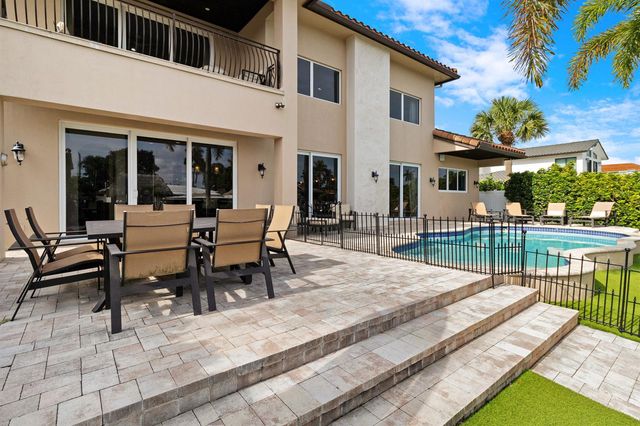 2461 SE 10th Street, Pompano Beach, FL 33062