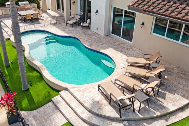 2461 SE 10th Street, Pompano Beach, FL 33062