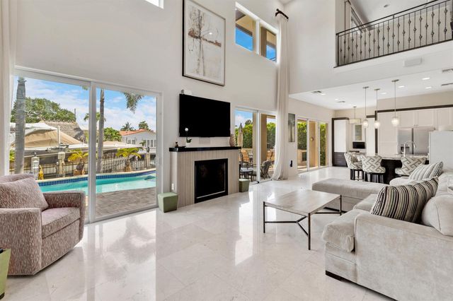 2461 SE 10th Street, Pompano Beach, FL 33062