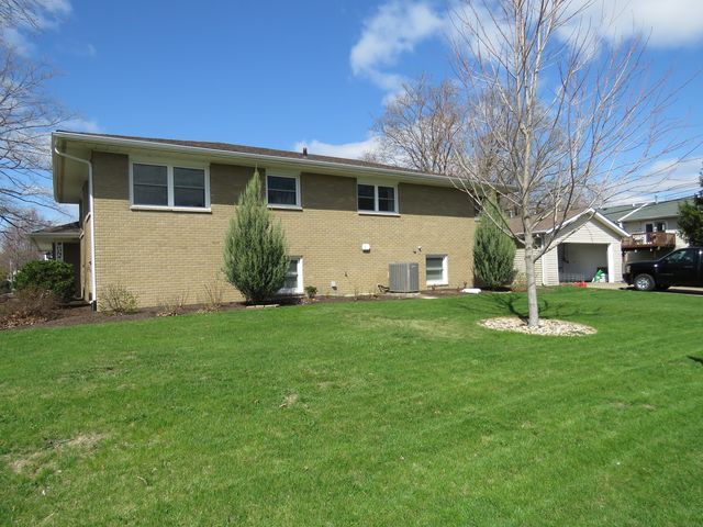 243 37th Avenue, East Moline, IL 61244