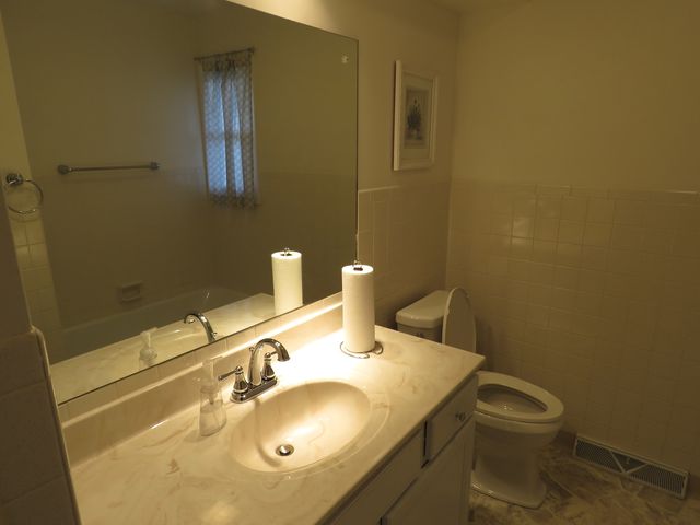 243 37th Avenue, East Moline, IL 61244