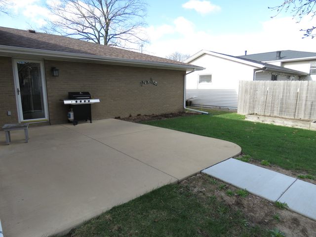 243 37th Avenue, East Moline, IL 61244