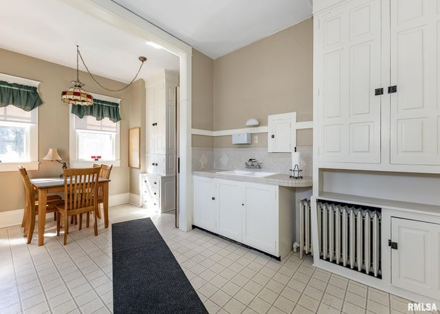 1440 12TH Street, Moline, IL 61265