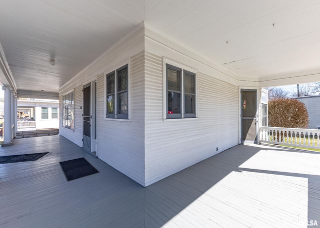 1440 12TH Street, Moline, IL 61265