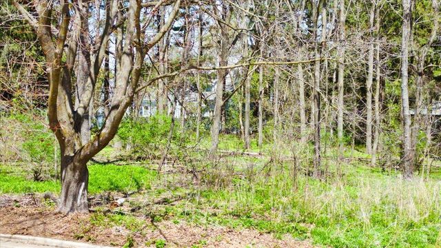 10 Larch Circle, Madison, WI 53705