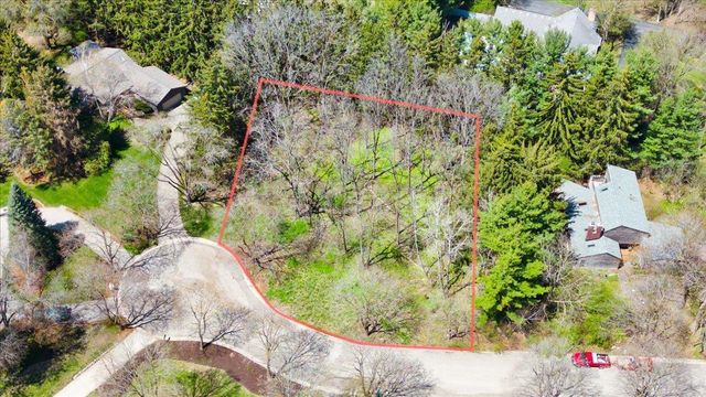 10 Larch Circle, Madison, WI 53705