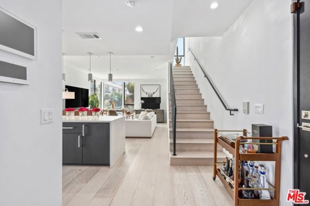 1243 N Gower Street, Los Angeles, CA 90038