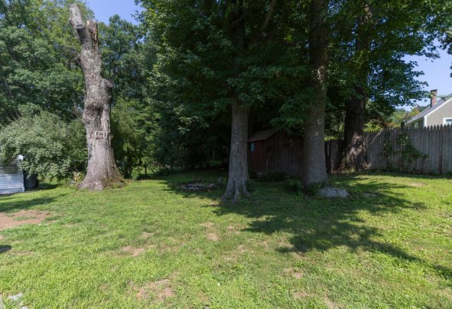 118 Ararat St, Worcester, MA 01606