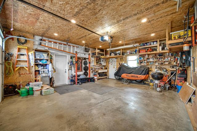 1399 E 950 N, Wheatfield, IN 46392