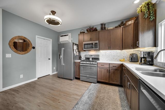 1399 E 950 N, Wheatfield, IN 46392