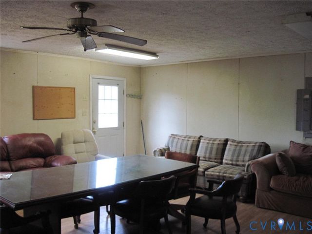 7001 Sturgeon Point Rd, Providence Forge, VA 23140