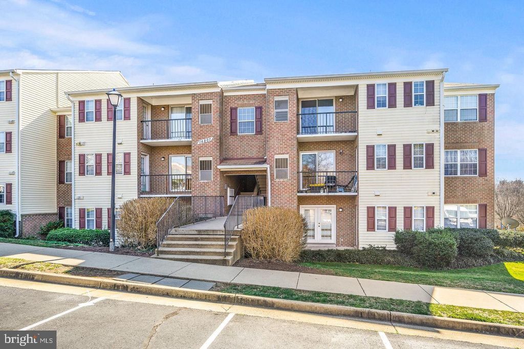 14807 RYDELL RD #303, Centreville, VA 20121