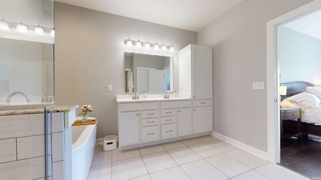 5645 Belmont Drive, Newburgh, IN 47630