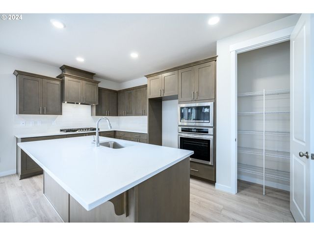 1340 S 32nd Ave Lot 758, Cornelius, OR 97113