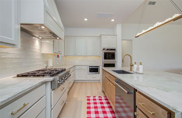 1310 Timber Shores Drive, Missouri City, TX 77459