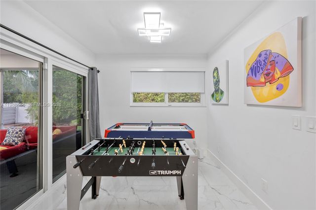 1247 Jackson St, Hollywood, FL 33019