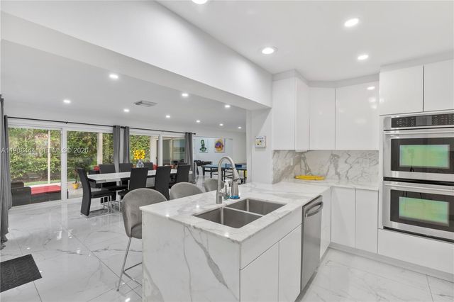 1247 Jackson St, Hollywood, FL 33019