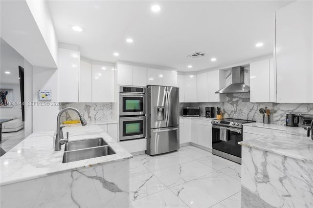 1247 Jackson St, Hollywood, FL 33019