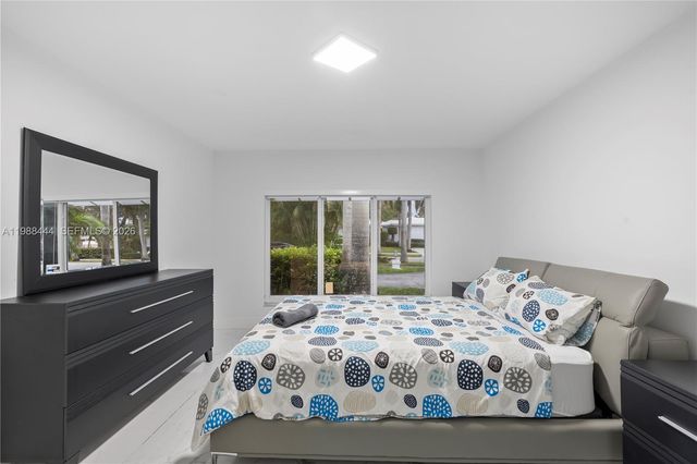 1247 Jackson St, Hollywood, FL 33019