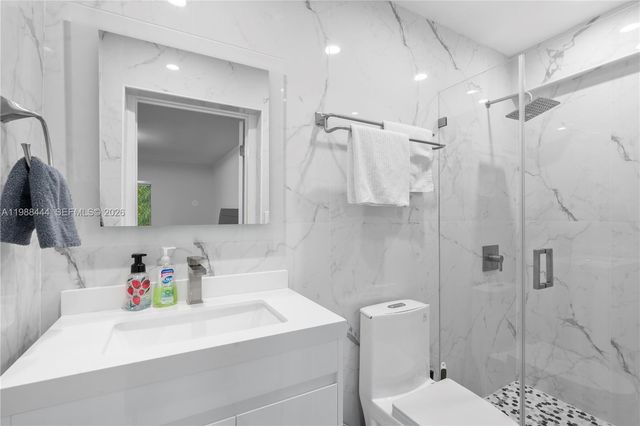 1247 Jackson St, Hollywood, FL 33019