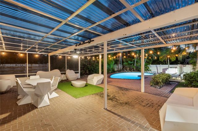 1247 Jackson St, Hollywood, FL 33019