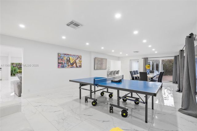 1247 Jackson St, Hollywood, FL 33019