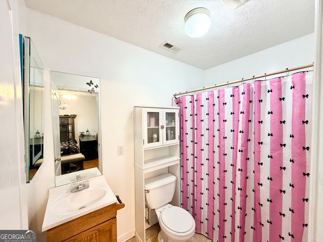 147 Jenny Road, Grantville, GA 30220