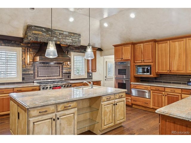 42 Sunset Dr, Englewood, CO 80113