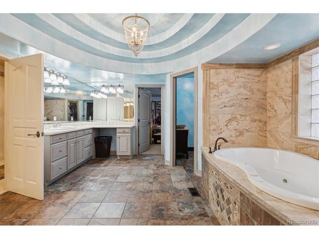 42 Sunset Dr, Englewood, CO 80113
