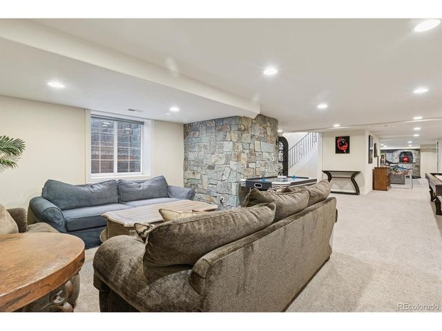 42 Sunset Dr, Englewood, CO 80113