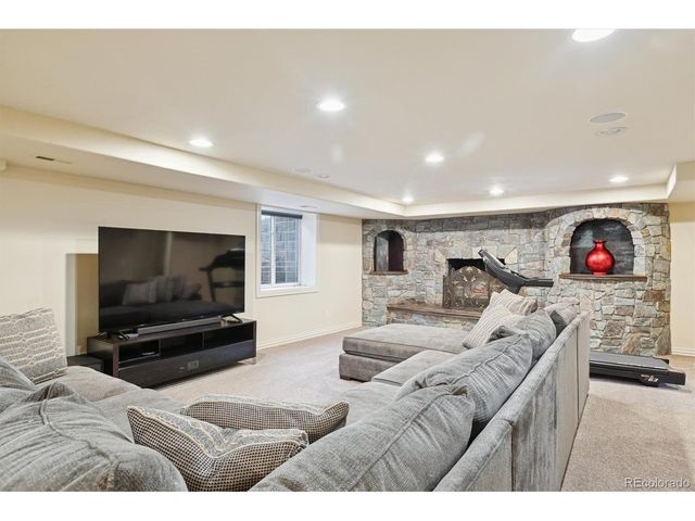 42 Sunset Dr, Englewood, CO 80113
