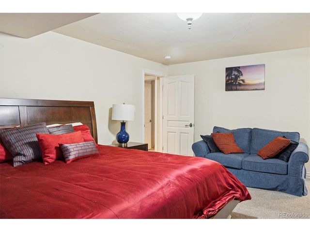 42 Sunset Dr, Englewood, CO 80113