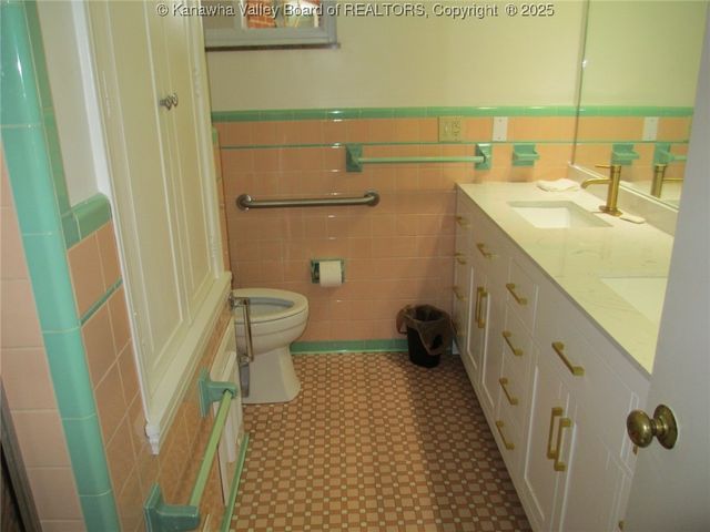 822 Chappell Road, Charleston, WV 25304