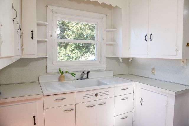 2427 Ravenwood AVE, Roanoke, VA 24012