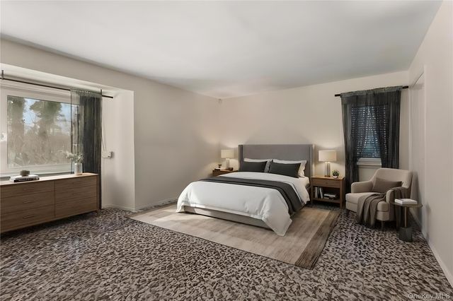 890 Thompson Drive, Bay Shore, NY 11706