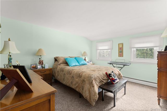 890 Thompson Drive, Bay Shore, NY 11706