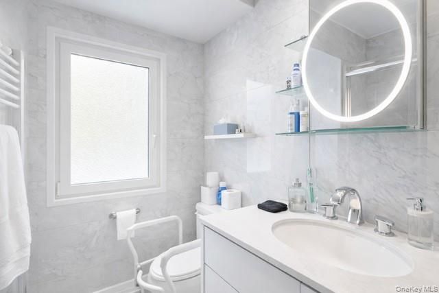 890 Thompson Drive, Bay Shore, NY 11706