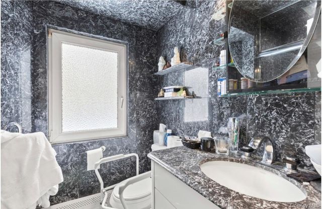 890 Thompson Drive, Bay Shore, NY 11706