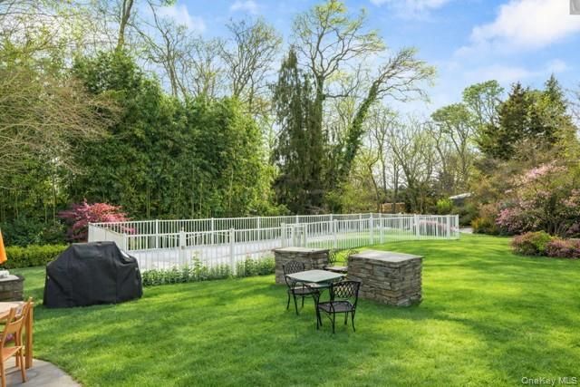 890 Thompson Drive, Bay Shore, NY 11706